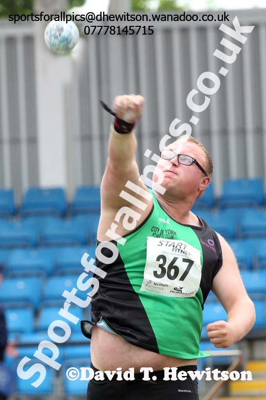 Mens under-20s shot putt, Northern Championships, Sport City, Manchester. Photo: David T. Hewitson/Sports for All Pics
